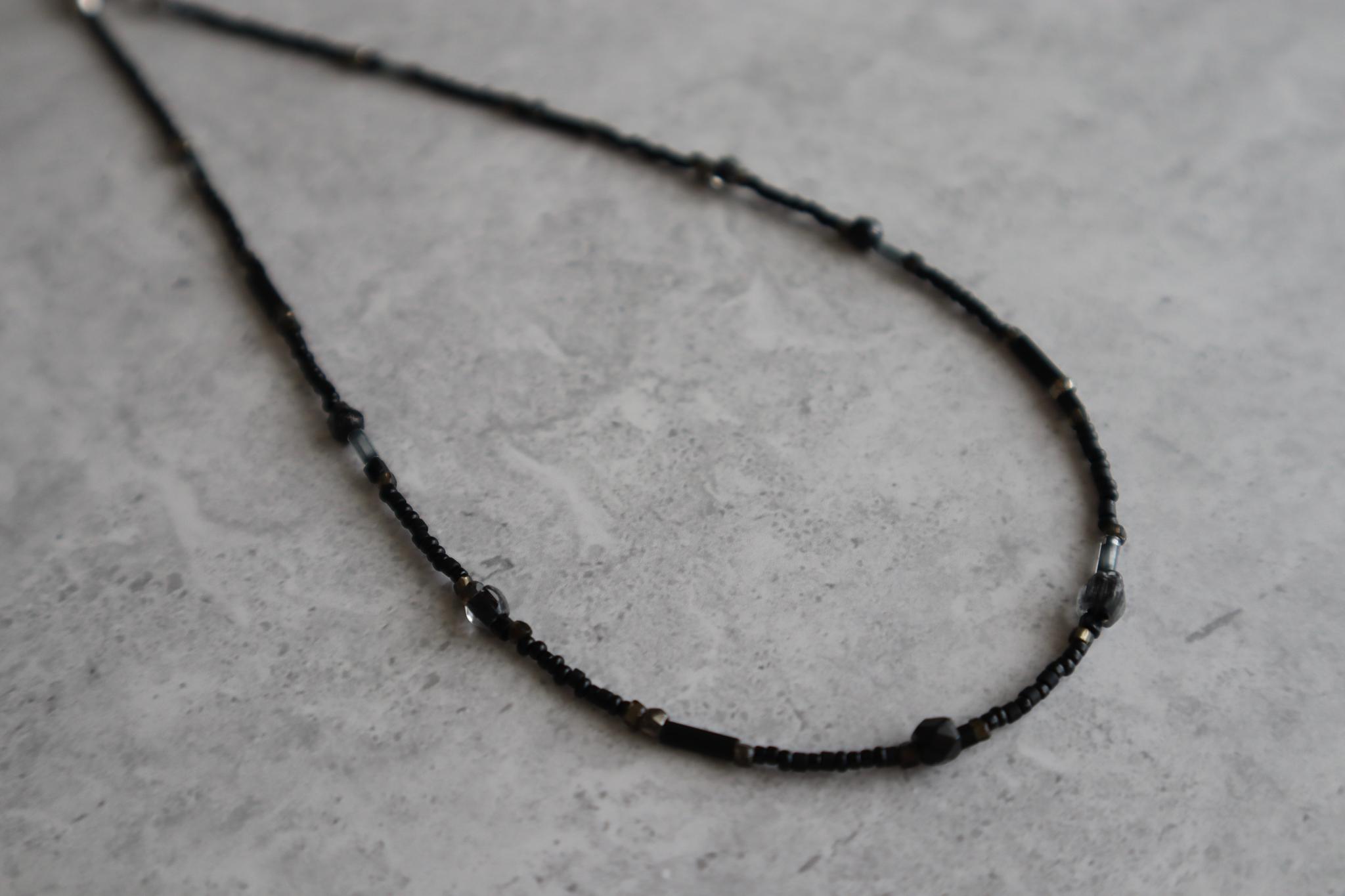 Nuit（ニュイ）フランスアンティークビーズとボヘミアンビーズのショートネックレス | 3枚目