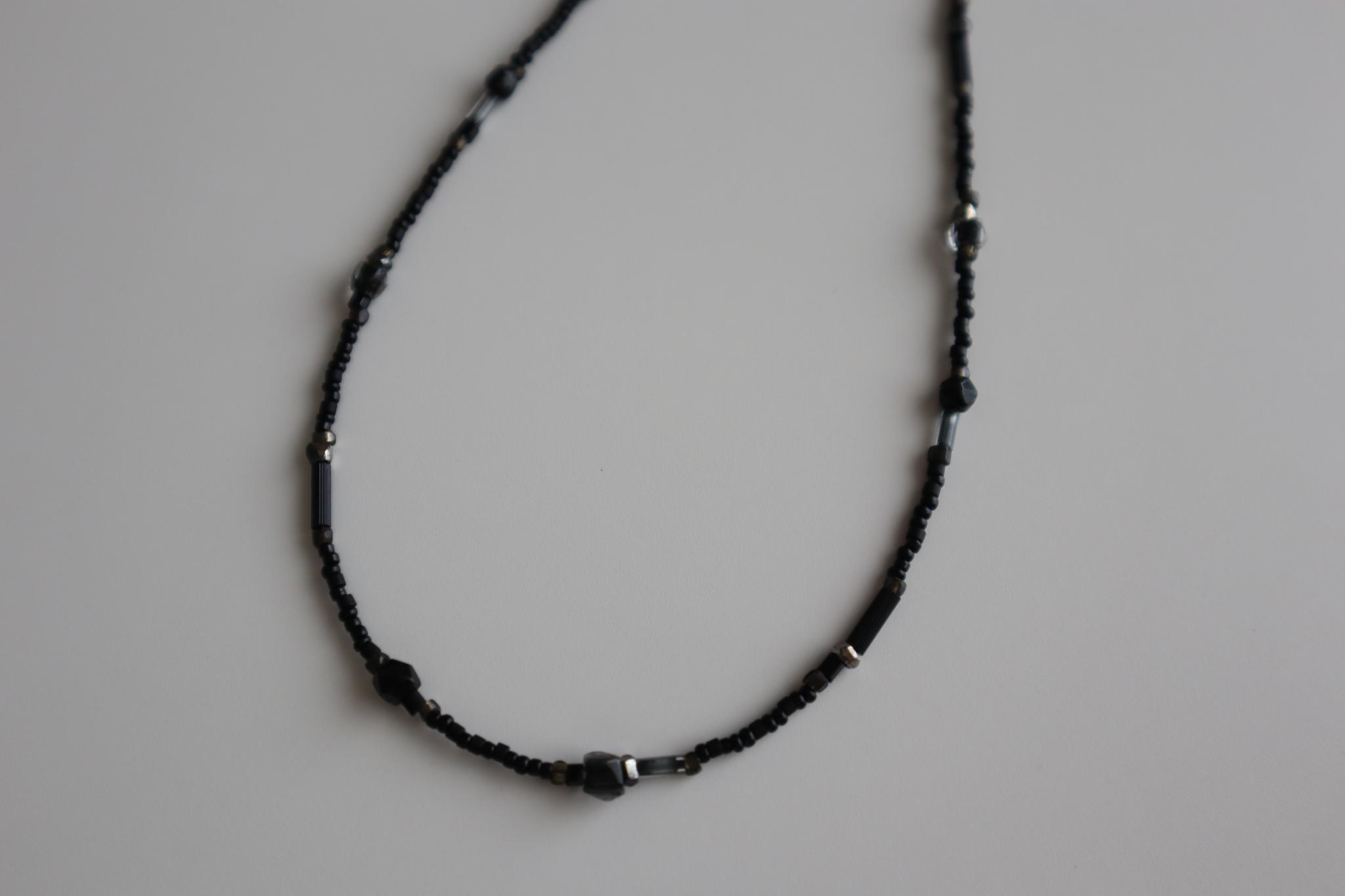 Nuit（ニュイ）フランスアンティークビーズとボヘミアンビーズのショートネックレス | 6枚目