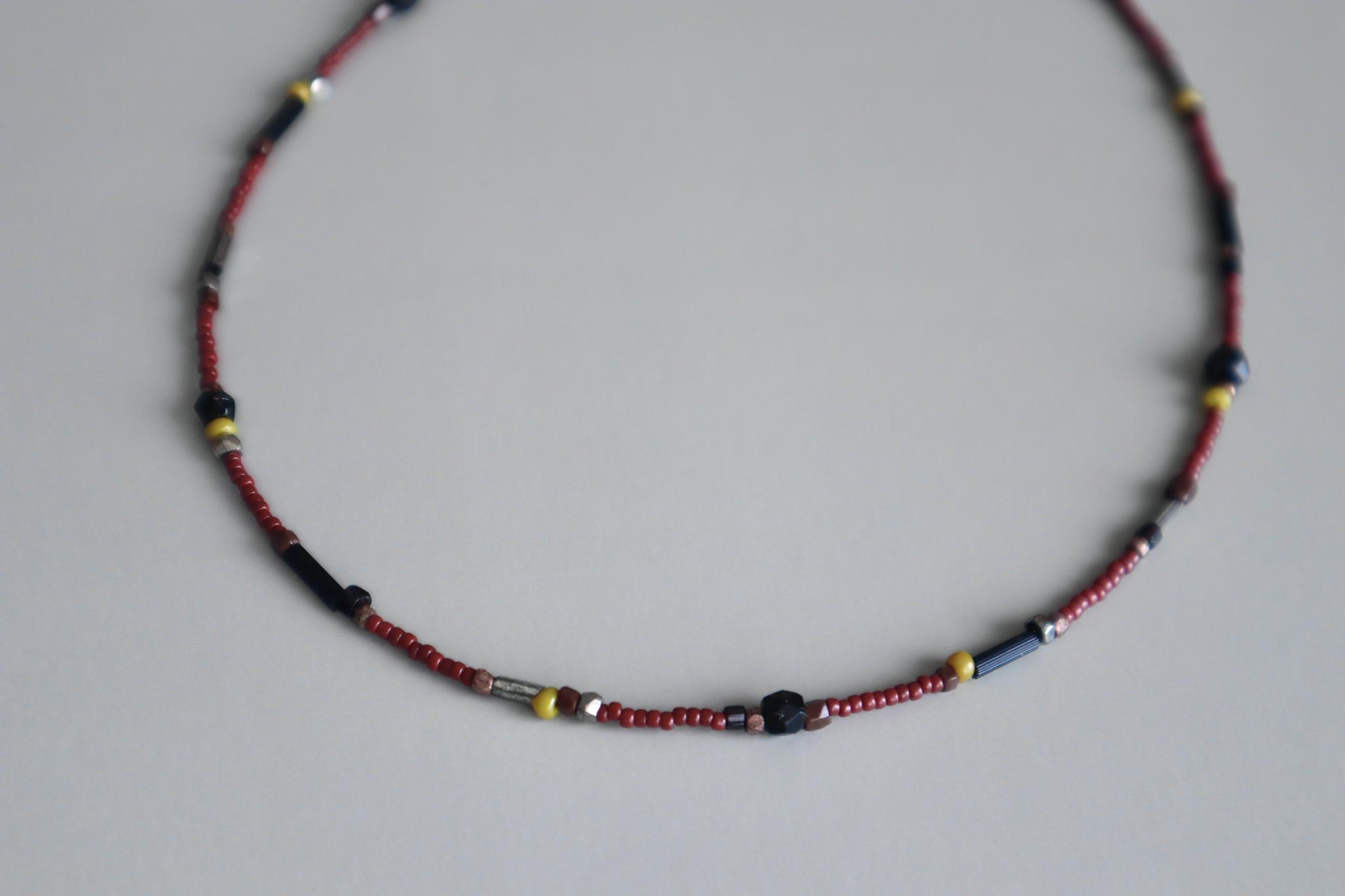 Terra（テラ）フランスアンティークビーズとシードビーズのショートネックレス | 2枚目