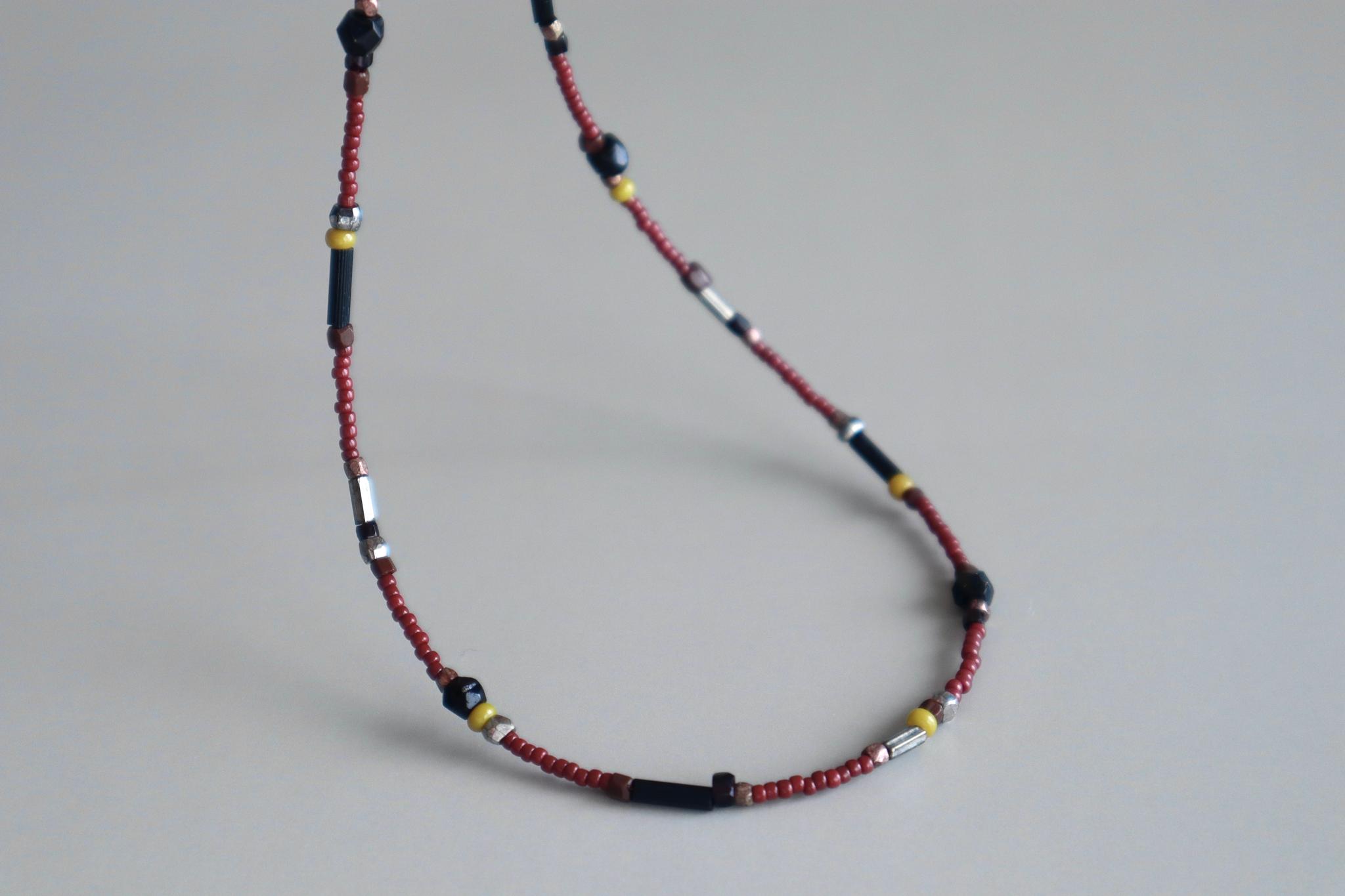 Terra（テラ）フランスアンティークビーズとシードビーズのショートネックレス | 3枚目