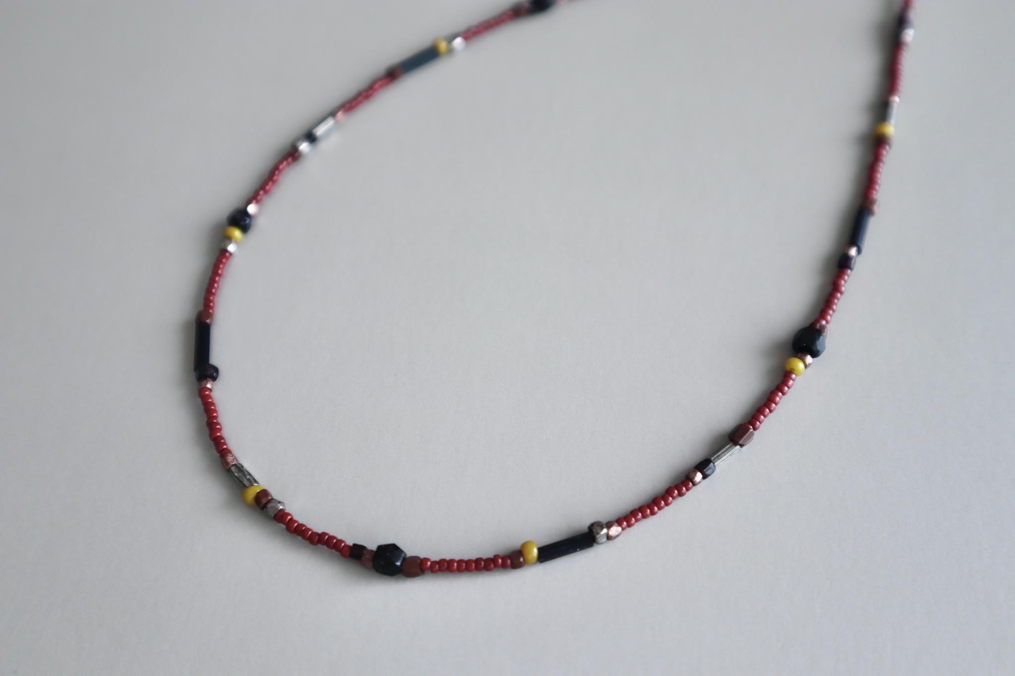 Terra（テラ）フランスアンティークビーズとシードビーズのショートネックレス | 4枚目