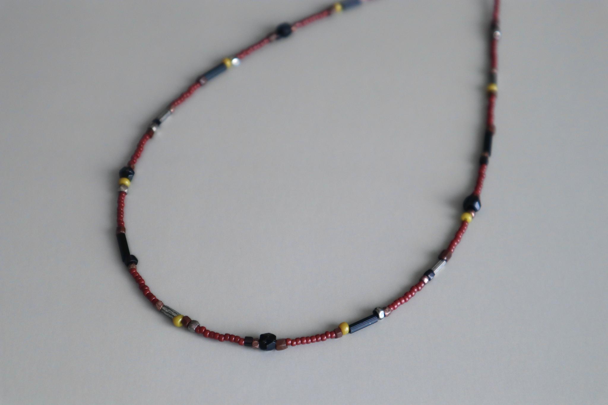 Terra（テラ）フランスアンティークビーズとシードビーズのショートネックレス | 5枚目