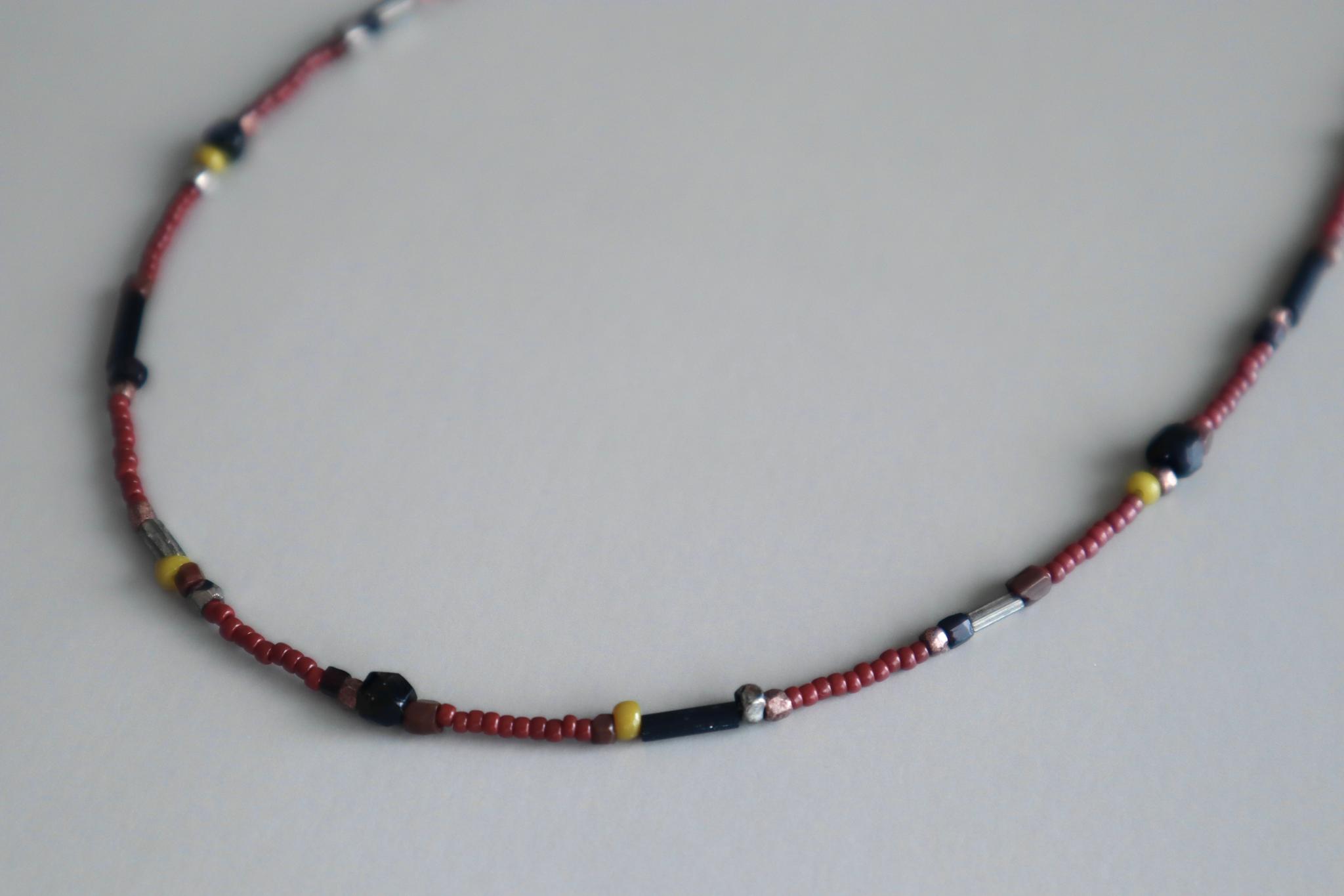 Terra（テラ）フランスアンティークビーズとシードビーズのショートネックレス | 9枚目