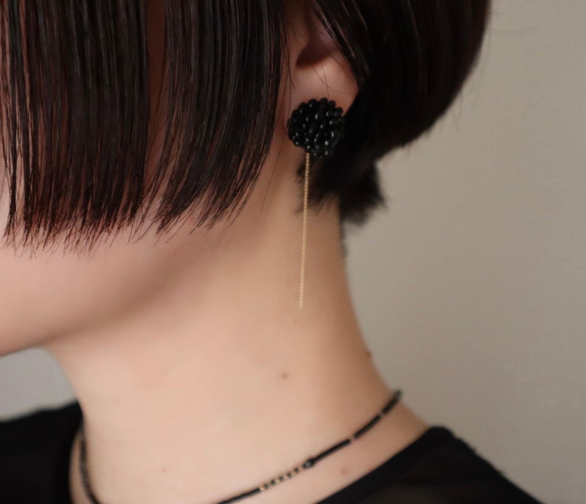 チェコビーズ&ゴールドチェーンピアス/イヤリング　black