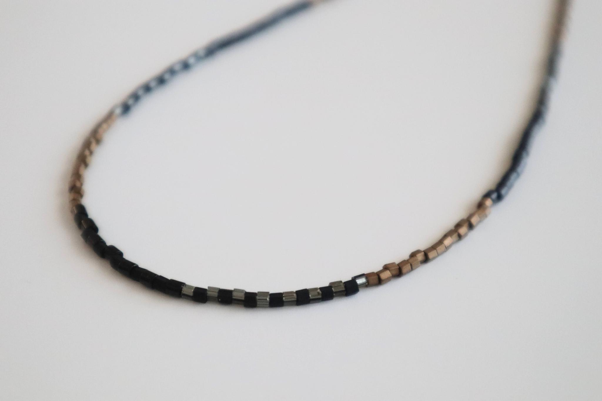 bita（ビタ）大人カラービーズネックレス