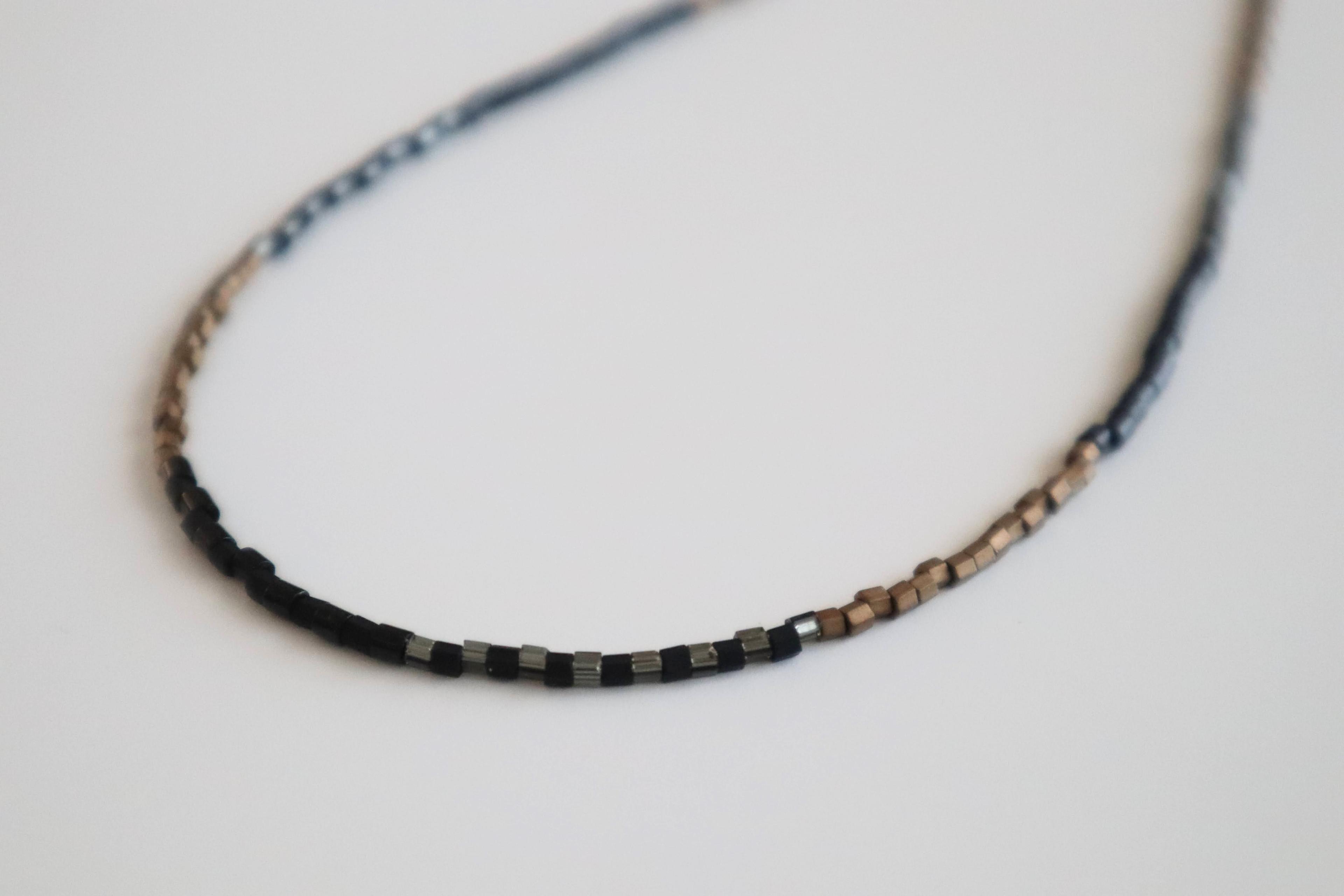 bita（ビタ）大人カラービーズネックレス