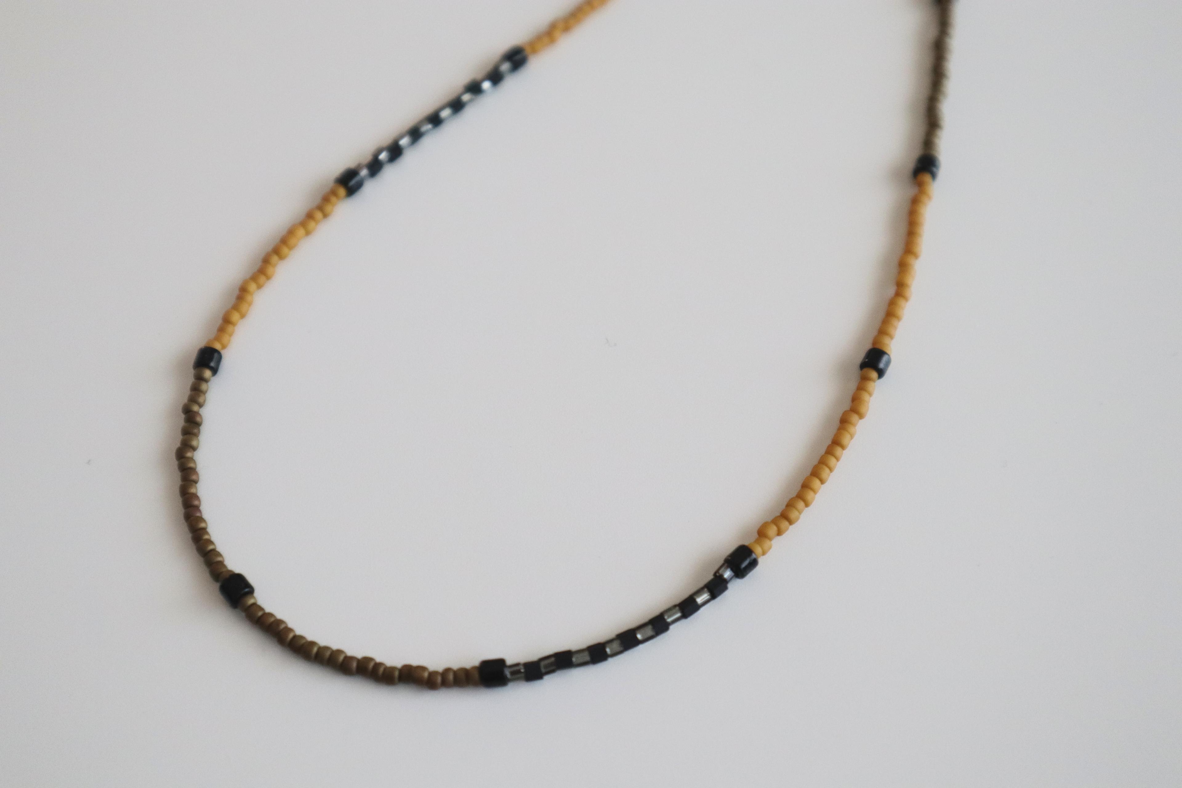 musta（ムスタ）大人カラービーズネックレス